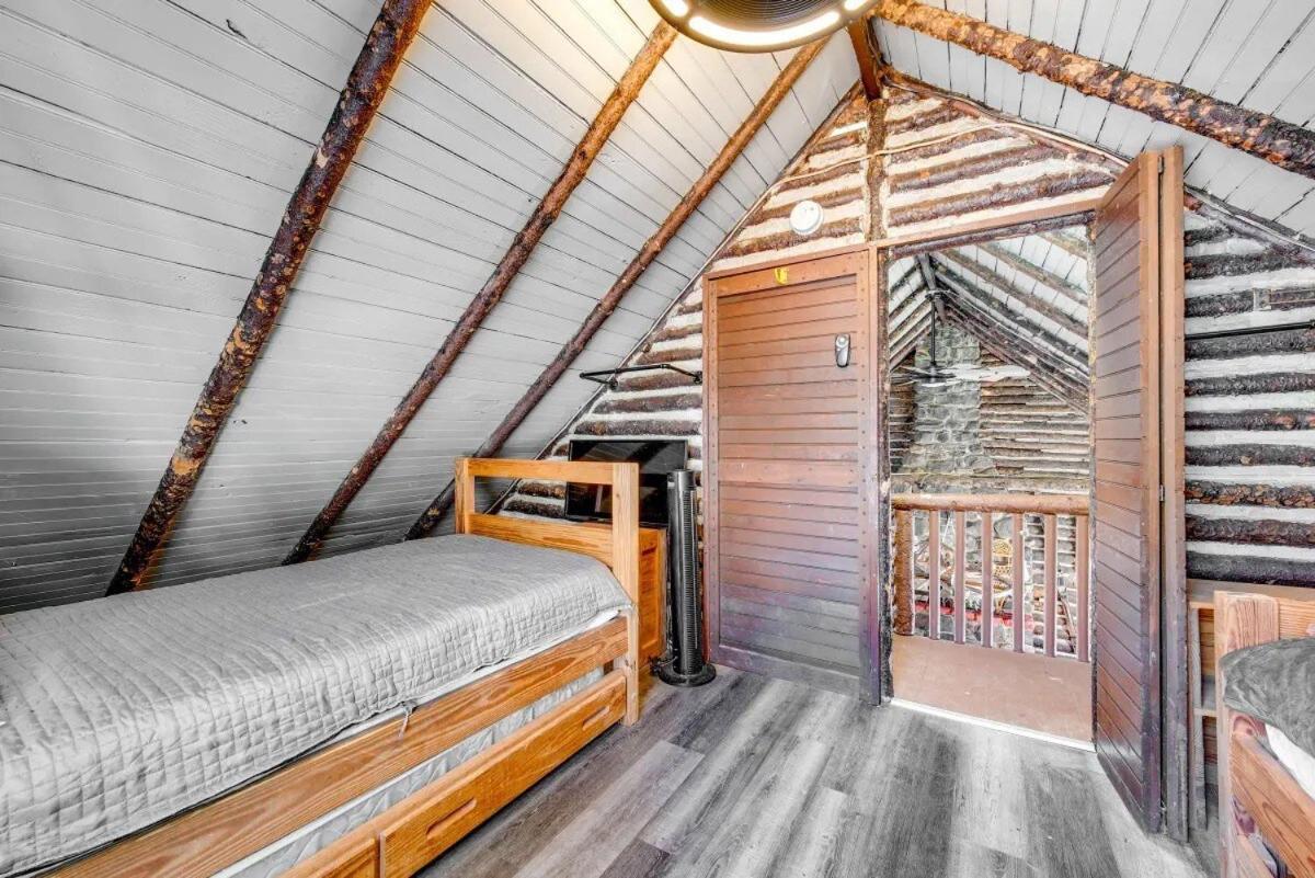 The Rustic Blakeslee