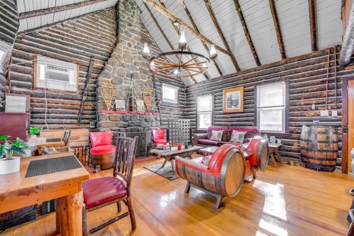 The Rustic * Blakeslee